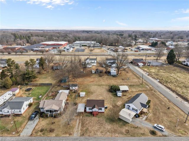 312 Pickett Circle, Liberty, NC 27298