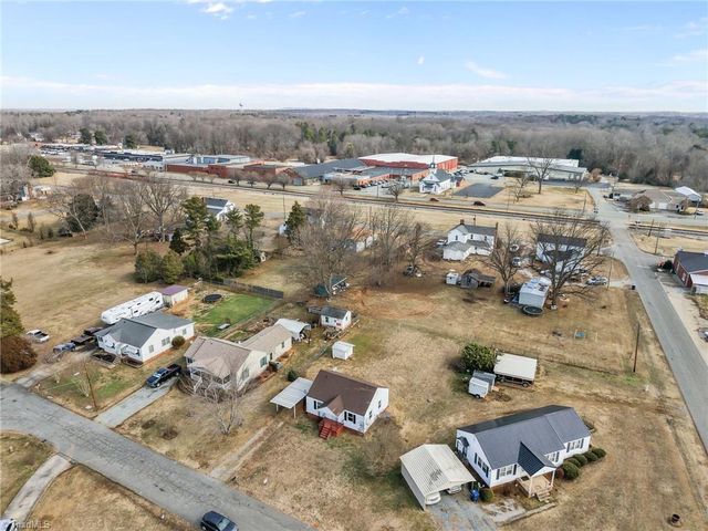 312 Pickett Circle, Liberty, NC 27298