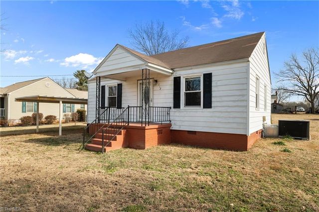 312 Pickett Circle, Liberty, NC 27298