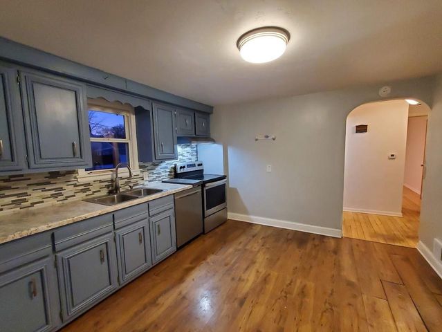 1405 S WALDEN AVENUE, Appleton, WI 54915