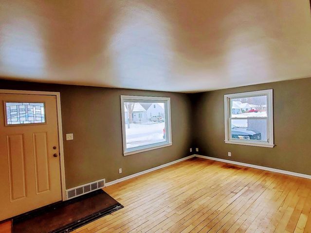1405 S WALDEN AVENUE, Appleton, WI 54915