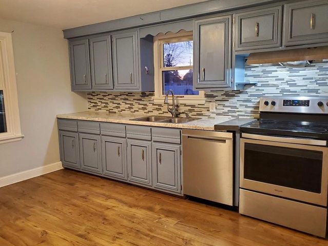 1405 S WALDEN AVENUE, Appleton, WI 54915