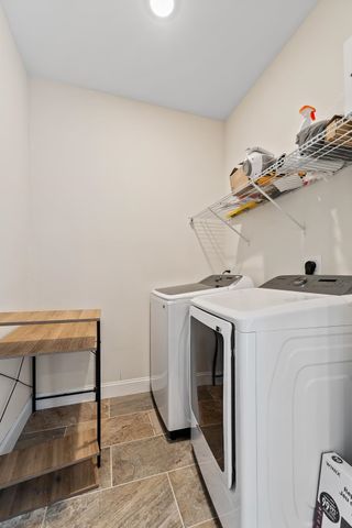 102 Loraine Way, Hurricane, WV 25526