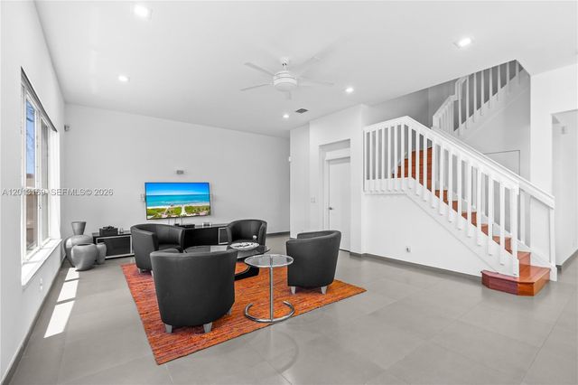 3760 SW 51st St, Hollywood, FL 33312
