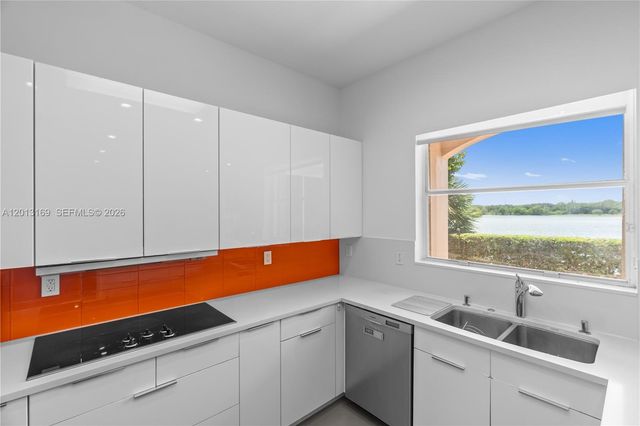 3760 SW 51st St, Hollywood, FL 33312