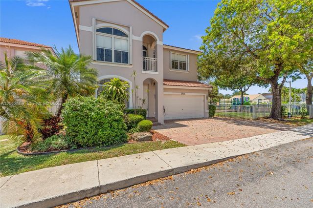 3760 SW 51st St, Hollywood, FL 33312
