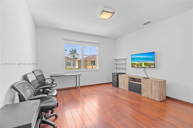 3760 SW 51st St, Hollywood, FL 33312