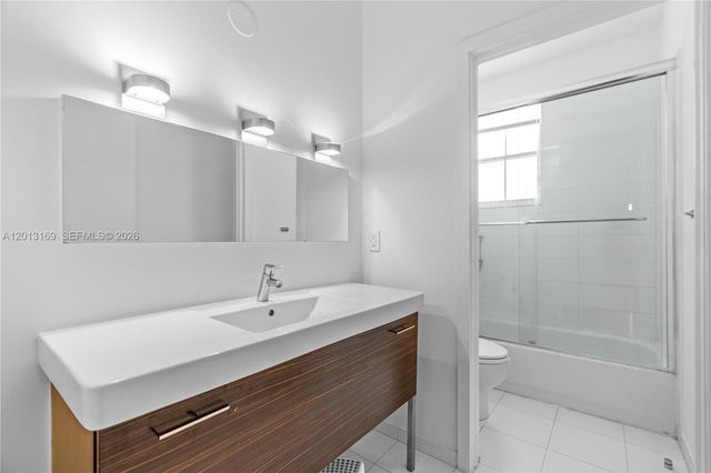 3760 SW 51st St, Hollywood, FL 33312
