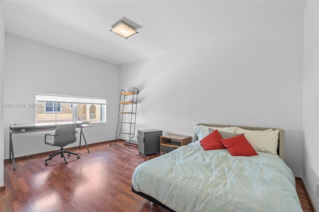 3760 SW 51st St, Hollywood, FL 33312