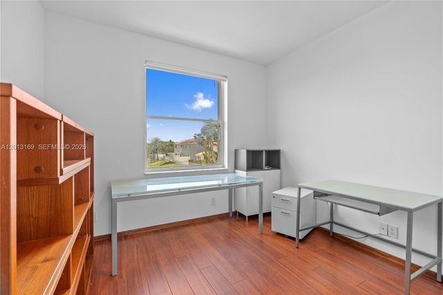 3760 SW 51st St, Hollywood, FL 33312