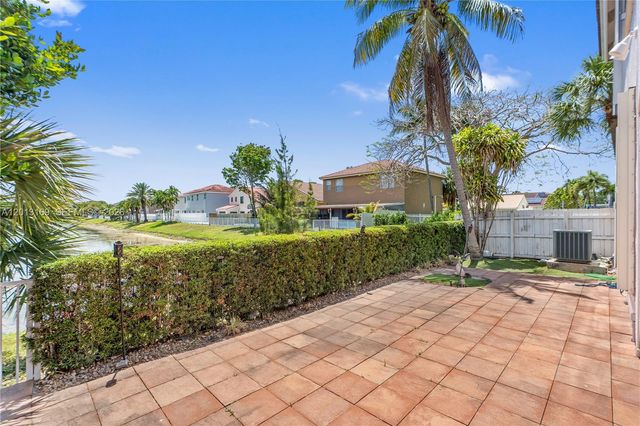 3760 SW 51st St, Hollywood, FL 33312