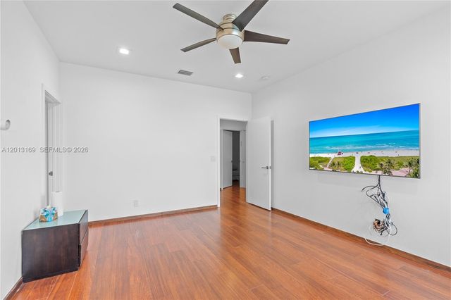 3760 SW 51st St, Hollywood, FL 33312