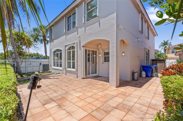 3760 SW 51st St, Hollywood, FL 33312