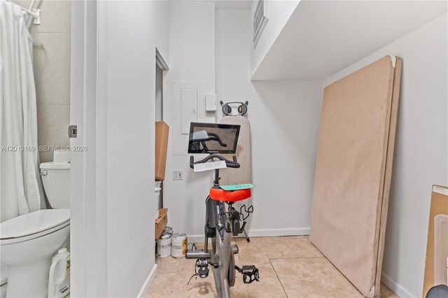3760 SW 51st St, Hollywood, FL 33312