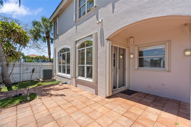 3760 SW 51st St, Hollywood, FL 33312