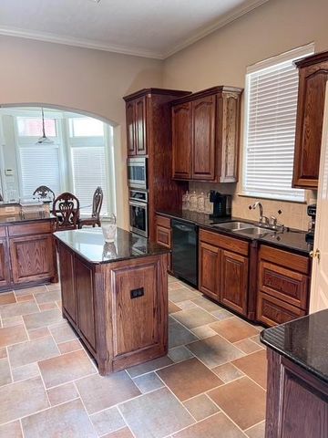 223 N Oak, Buna, TX 77612