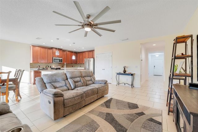 9792 KINMORE DRIVE, Groveland, FL 34736