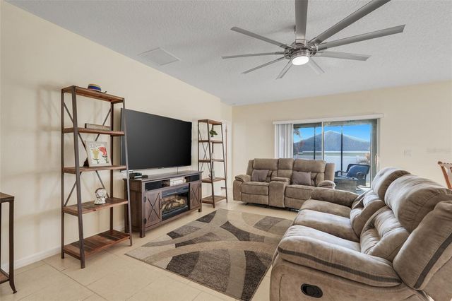 9792 KINMORE DRIVE, Groveland, FL 34736