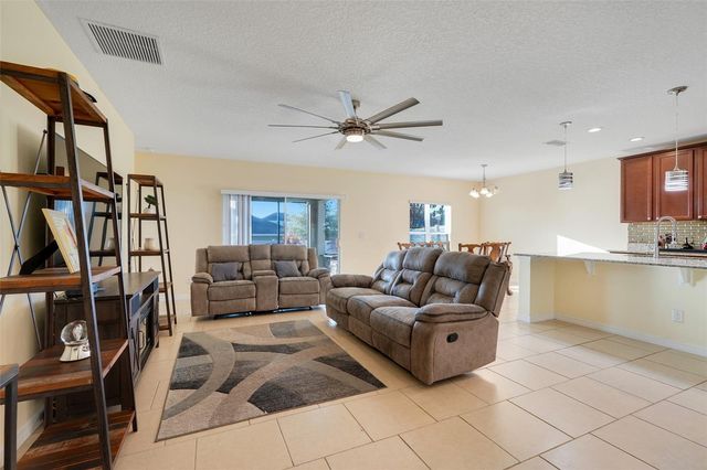 9792 KINMORE DRIVE, Groveland, FL 34736