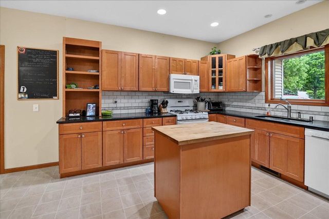 100 E Gonstead Road, Mount Horeb, WI 53572