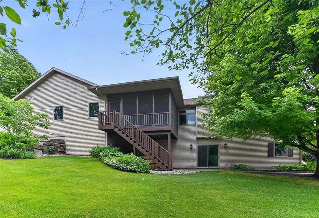 100 E Gonstead Road, Mount Horeb, WI 53572