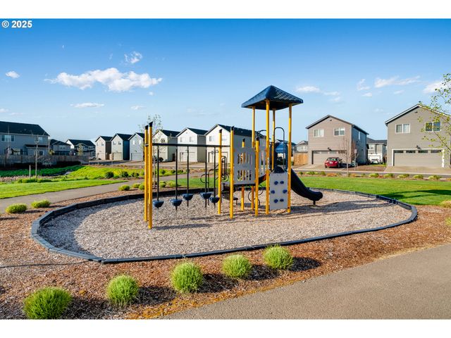 687 Merriott Lane, Woodburn, OR 97071