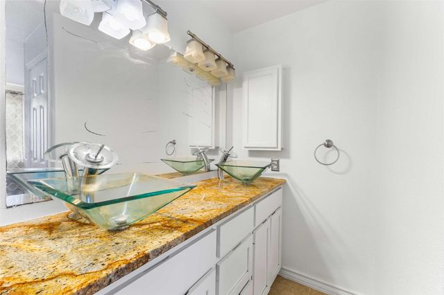 12212 Ballerstedt RD, Elgin, TX 78621