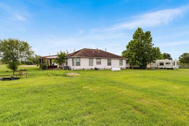 12212 Ballerstedt RD, Elgin, TX 78621