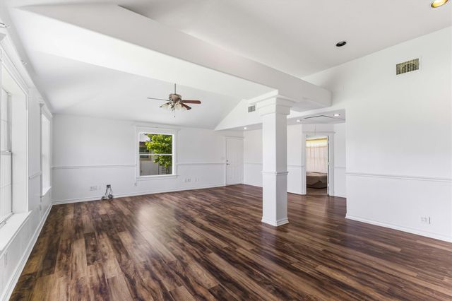 12212 Ballerstedt RD, Elgin, TX 78621