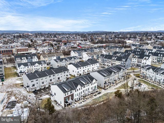 975 SKYLAR CT, Phoenixville, PA 19460