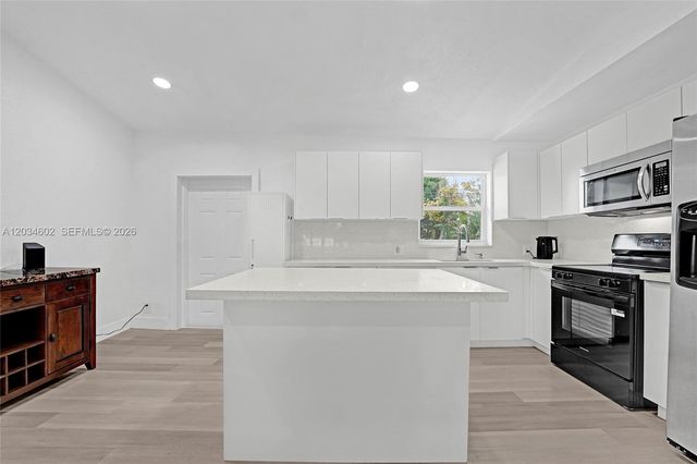3413 SW 12th Court, Fort Lauderdale, FL 33312