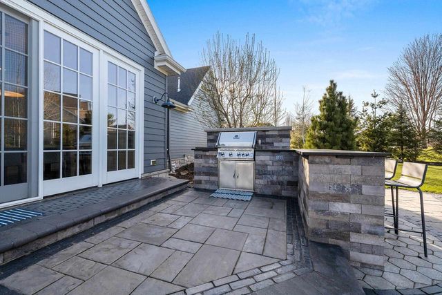 2324 E HIGHPOND CROSSING, Appleton, WI 54913