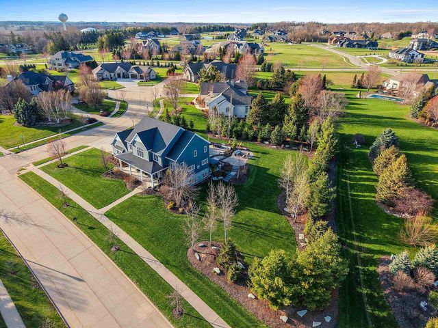 2324 E HIGHPOND CROSSING, Appleton, WI 54913