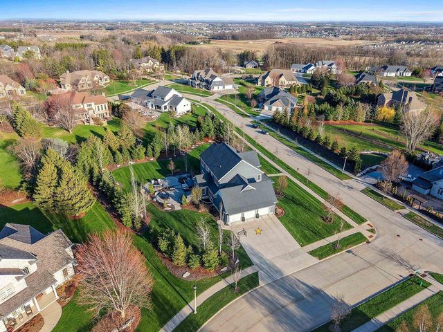 2324 E HIGHPOND CROSSING, Appleton, WI 54913