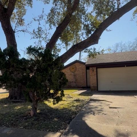 14207 Greenway Drive Drive, Sugar Land, TX 77498