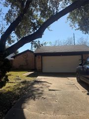 14207 Greenway Drive Drive, Sugar Land, TX 77498