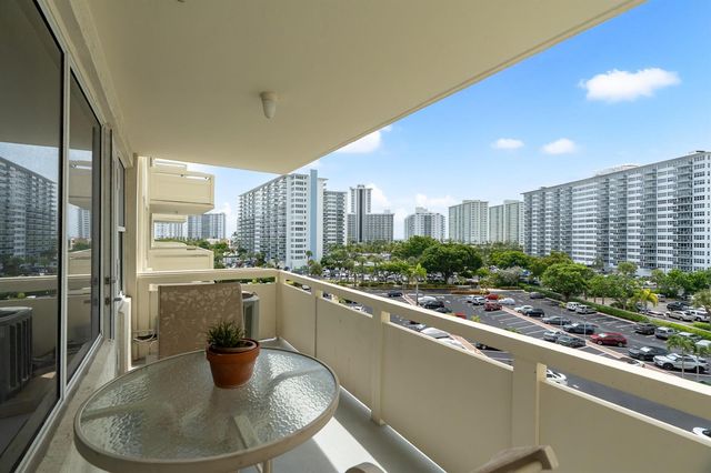 3200 NE 36TH Street 618, Fort Lauderdale, FL 33308