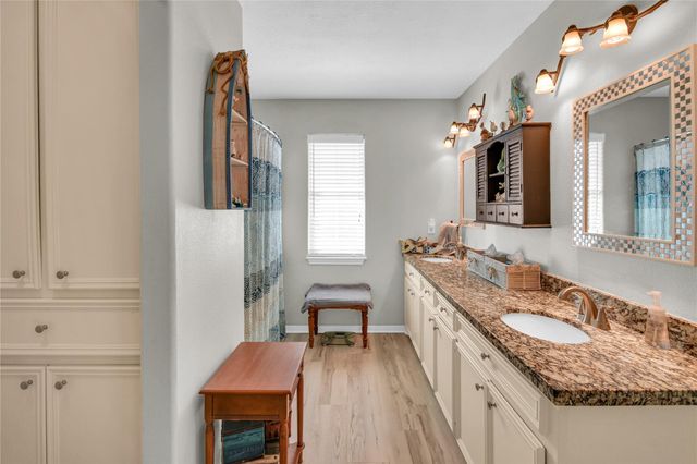 115 Driftwood Road, Freeport, TX 77541