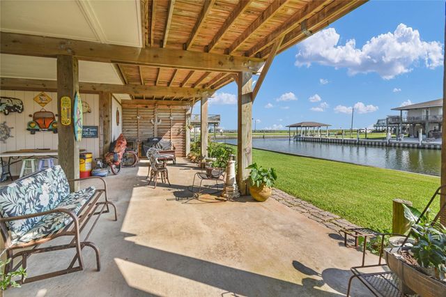 115 Driftwood Road, Freeport, TX 77541