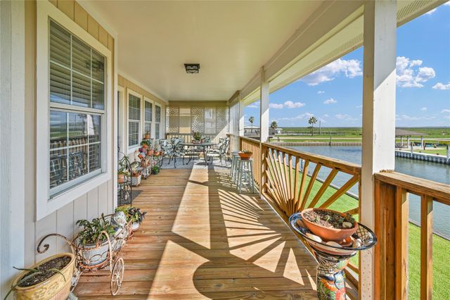 115 Driftwood Road, Freeport, TX 77541
