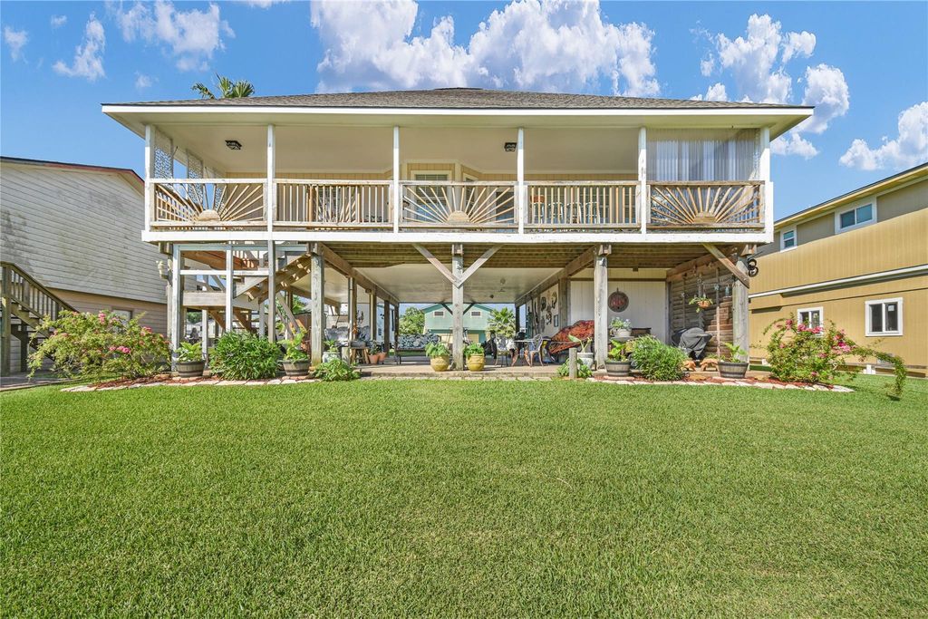 115 Driftwood Road, Freeport, TX 77541