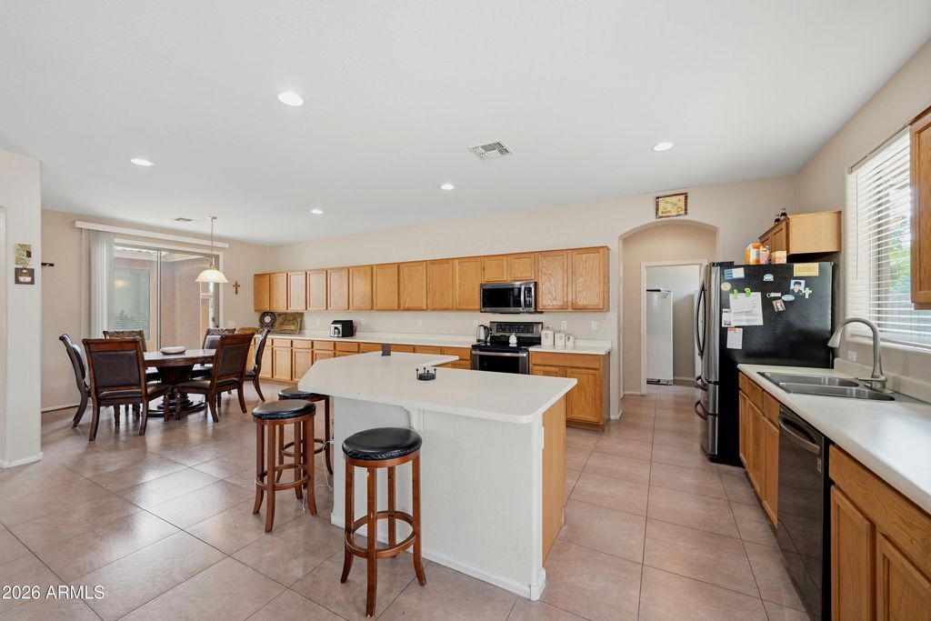 13534 W CALAVAR Road, Surprise, AZ 85379 — photo 2