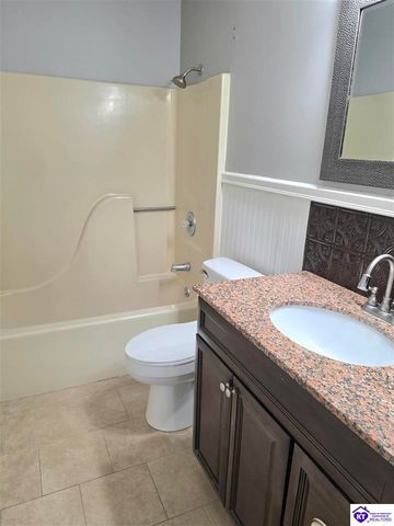 3014 S Woodland Drive, Radcliff, KY 40160