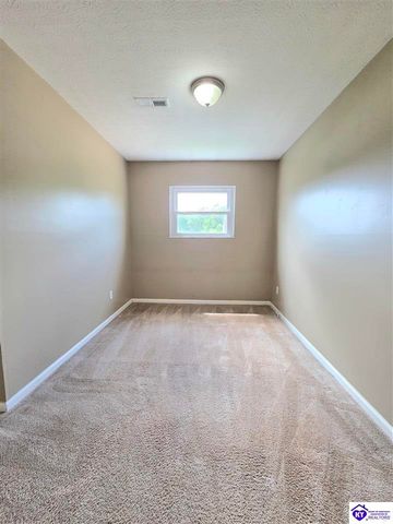 3014 S Woodland Drive, Radcliff, KY 40160