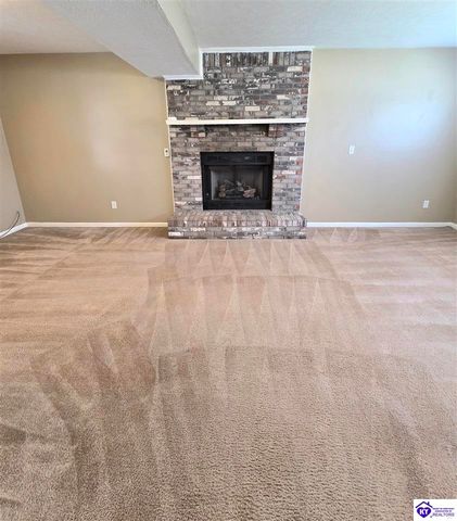 3014 S Woodland Drive, Radcliff, KY 40160