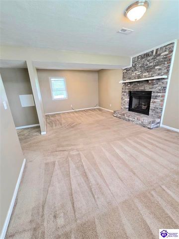 3014 S Woodland Drive, Radcliff, KY 40160