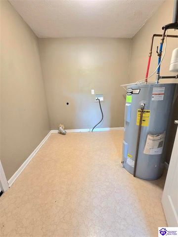 3014 S Woodland Drive, Radcliff, KY 40160