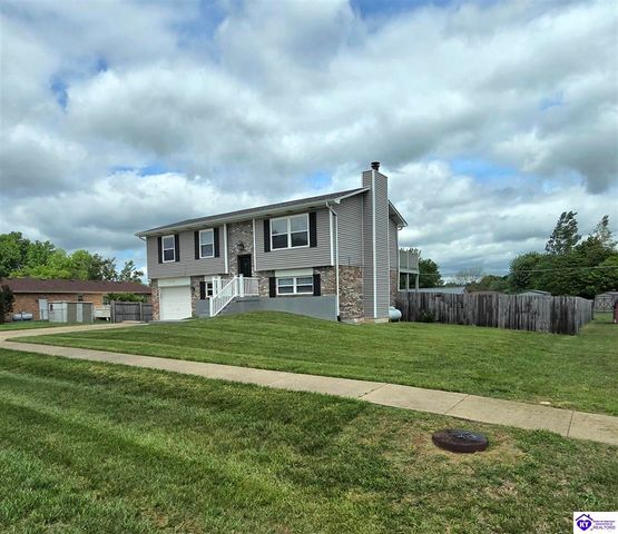 3014 S Woodland Drive, Radcliff, KY 40160