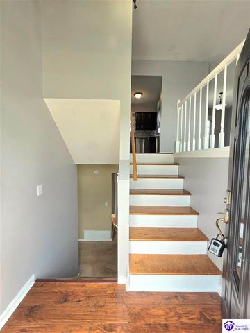3014 S Woodland Drive, Radcliff, KY 40160