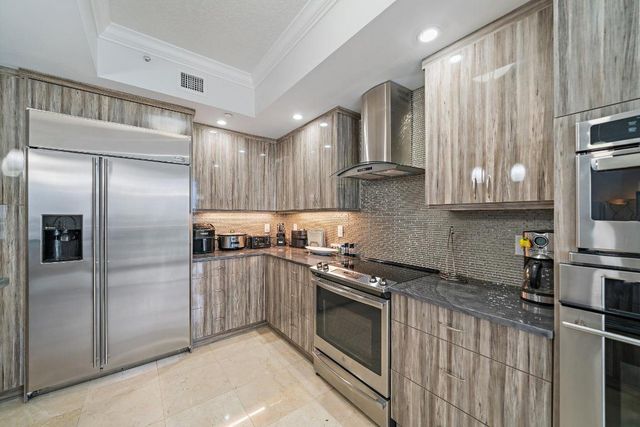 4600 N Ocean Drive 703, Singer Island, FL 33404